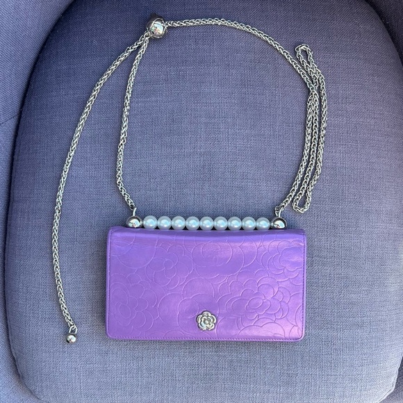CHANEL Iridescent Purple Camellia CC
Logo Leather Long Bifold Wallet Purse - Picture 1 of 9